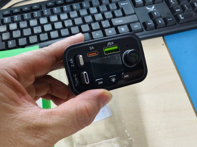 Bluetooth Retráctil 4 en 1 Cargador